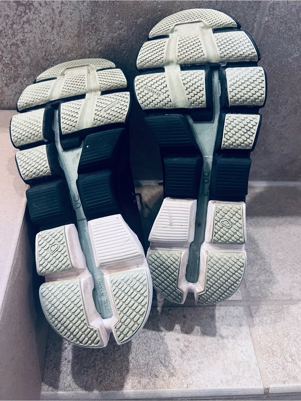 On cloud Womens Cloudflyer black, white & seafoam green - Picture 5 of 6